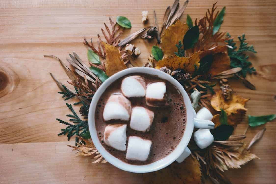 18 super romantic winter dates to add a spark into your relationship hot chocolate under the stars