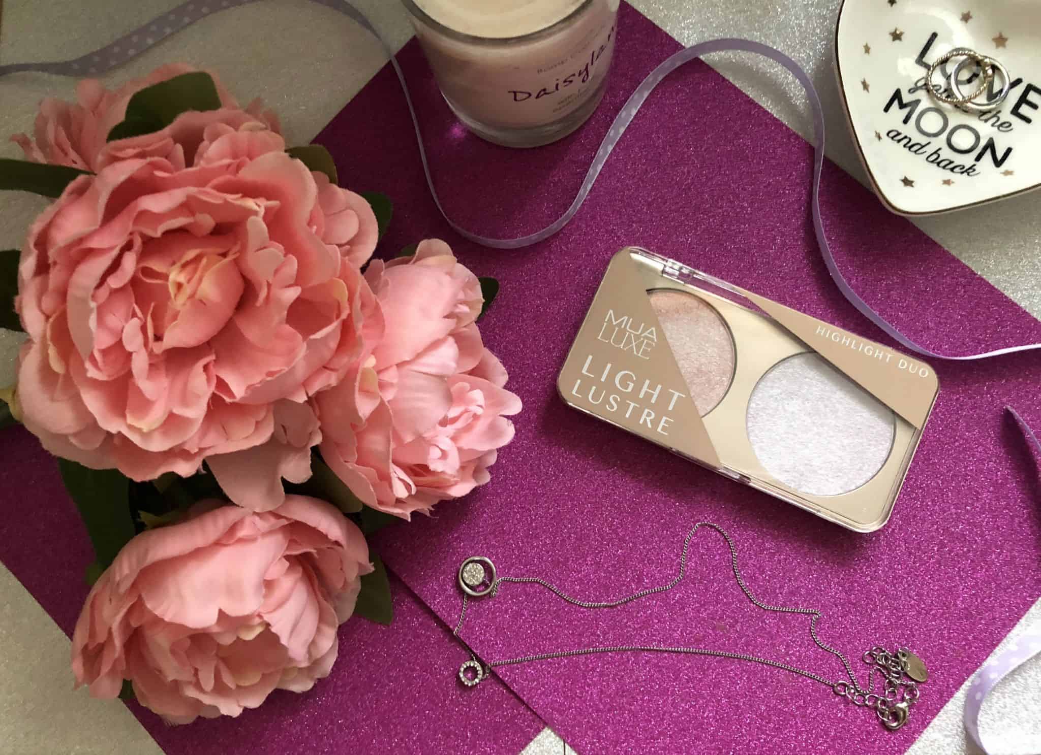 mua luxe light lustre highlighter in lavish