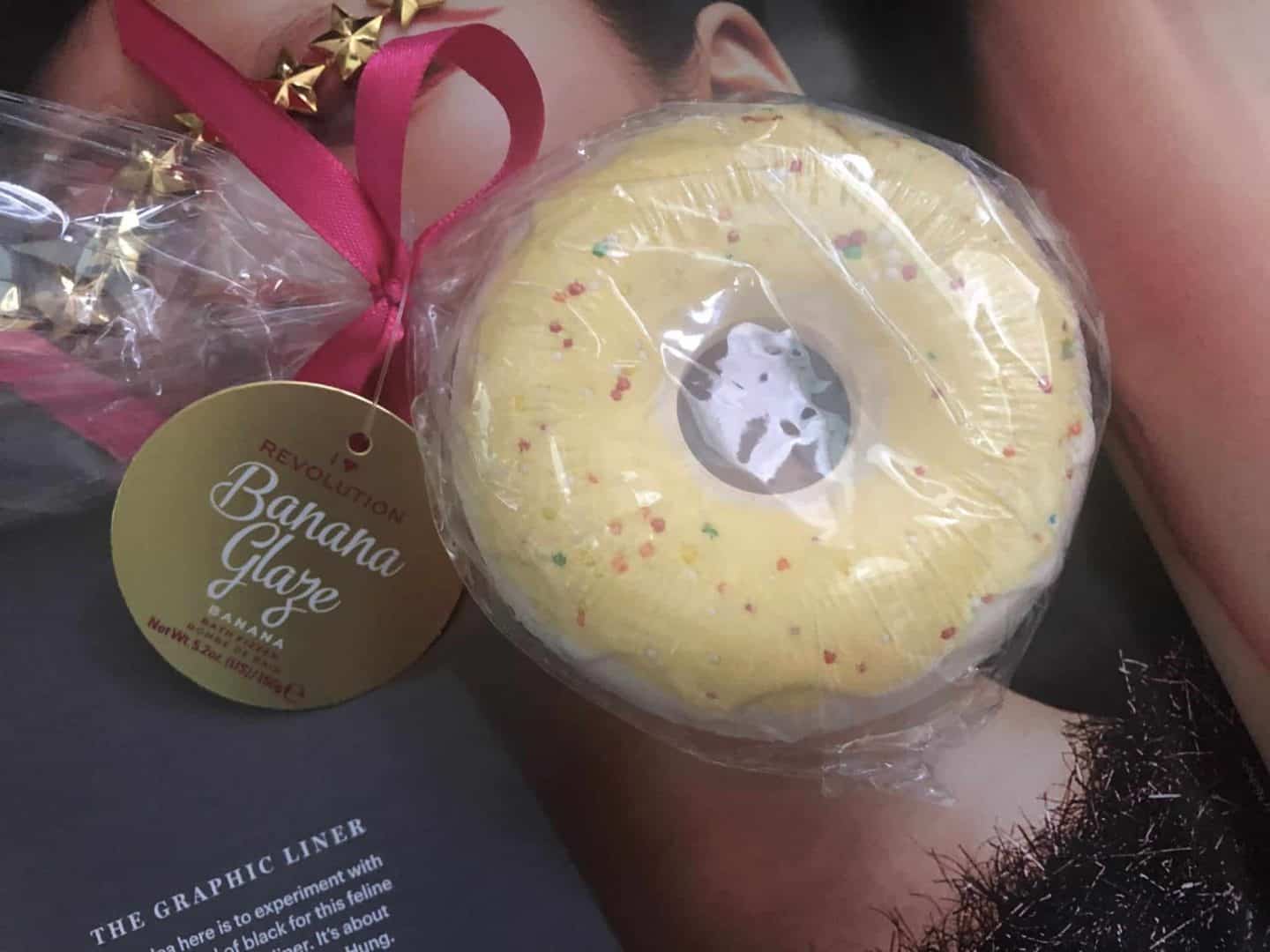 i heart revolution banana glaze donut bath bomb