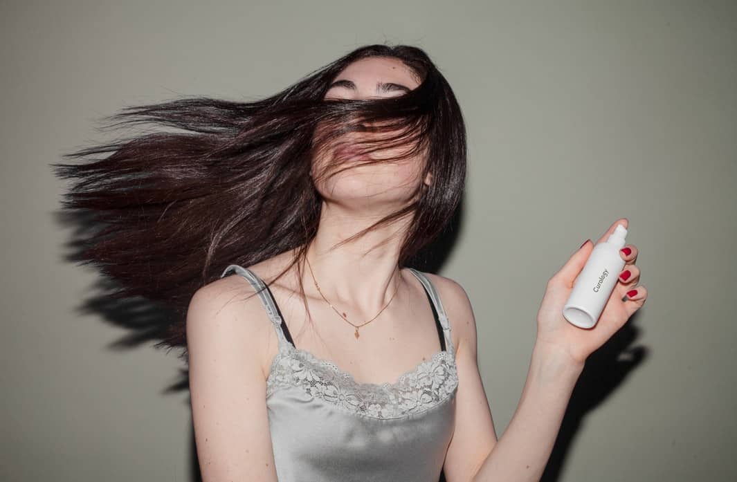 use dry shampoo after the gym