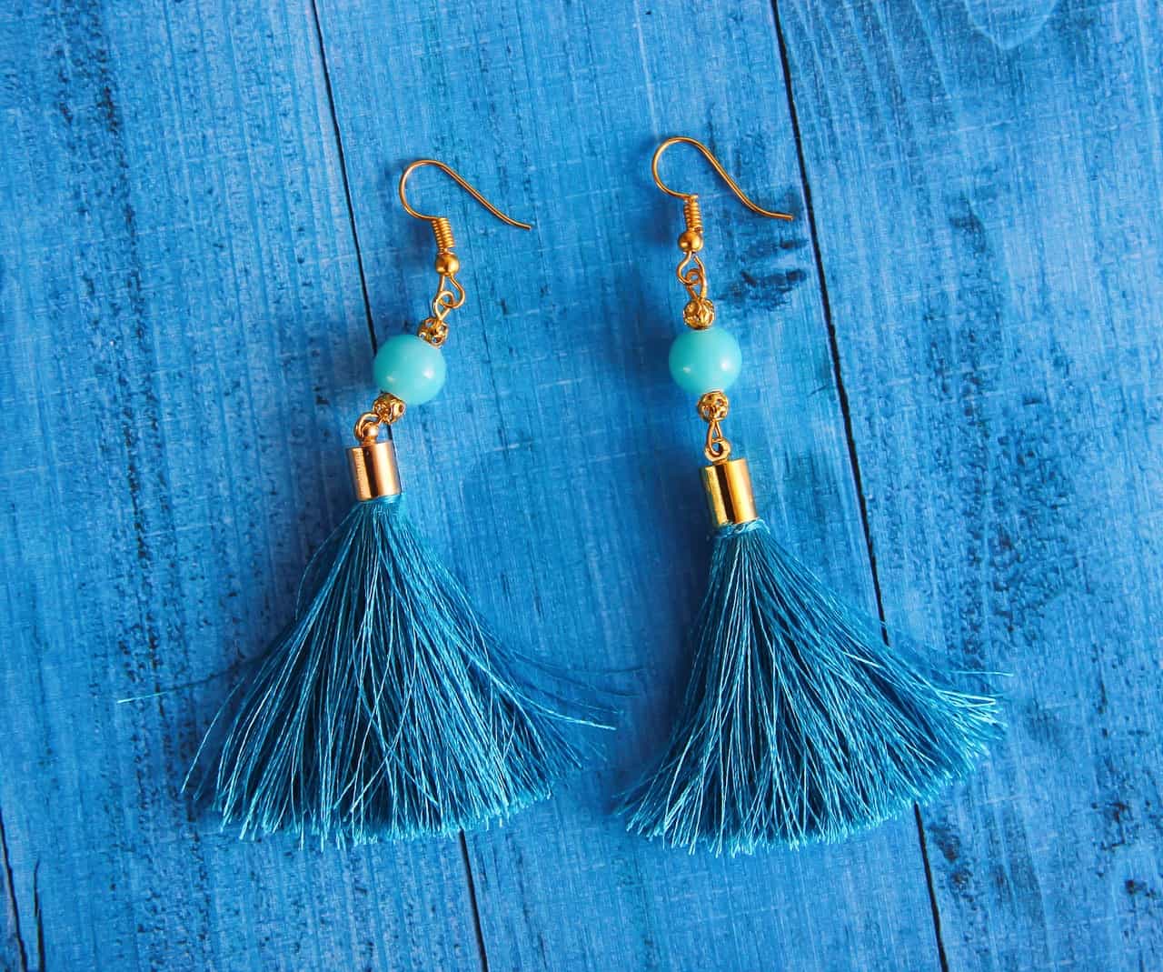 use bold jewellery to update your wardrobe