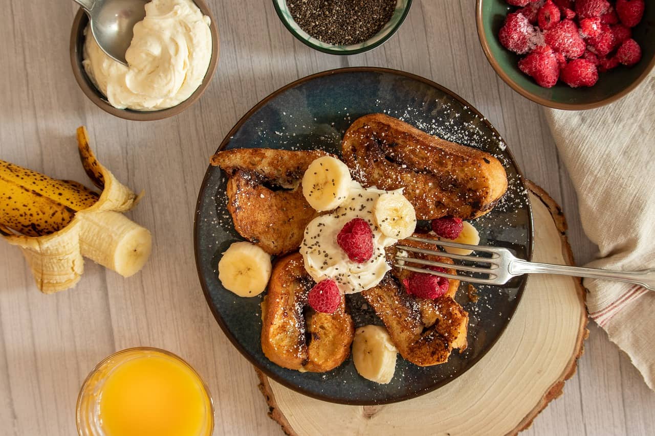 homemade cinnamon french toast sticks
