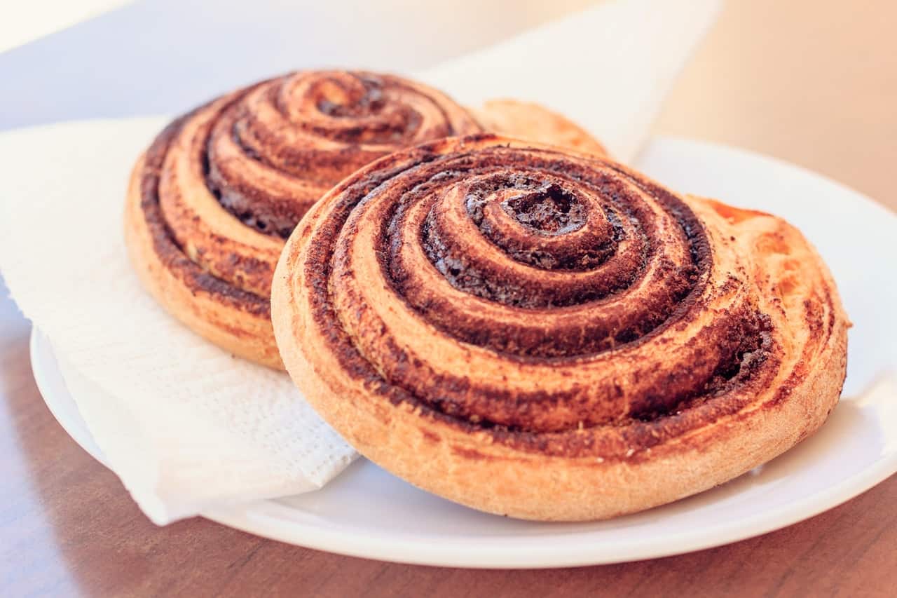 orange cinnamon rolls