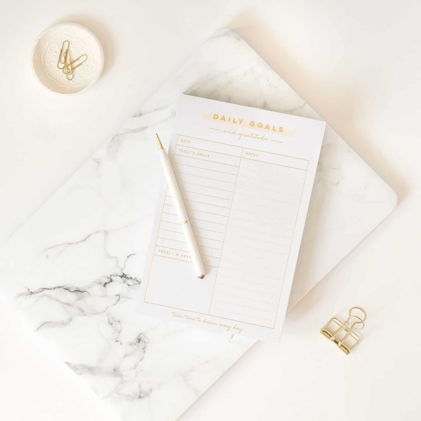 how to start a daily gratitude journal prompts to use