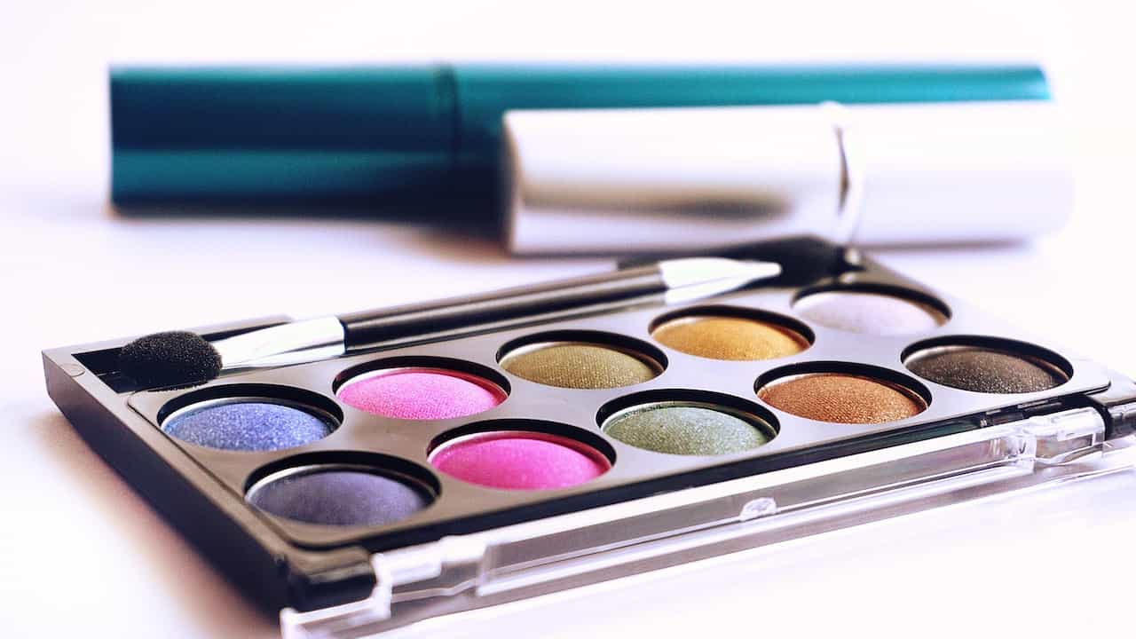 how to keep your makeup fresh for longer how to help your makeup to last all day