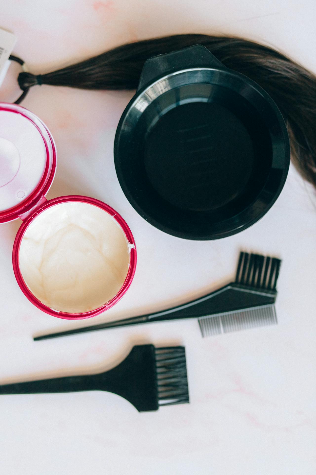 avoid stains when dyeing your hair